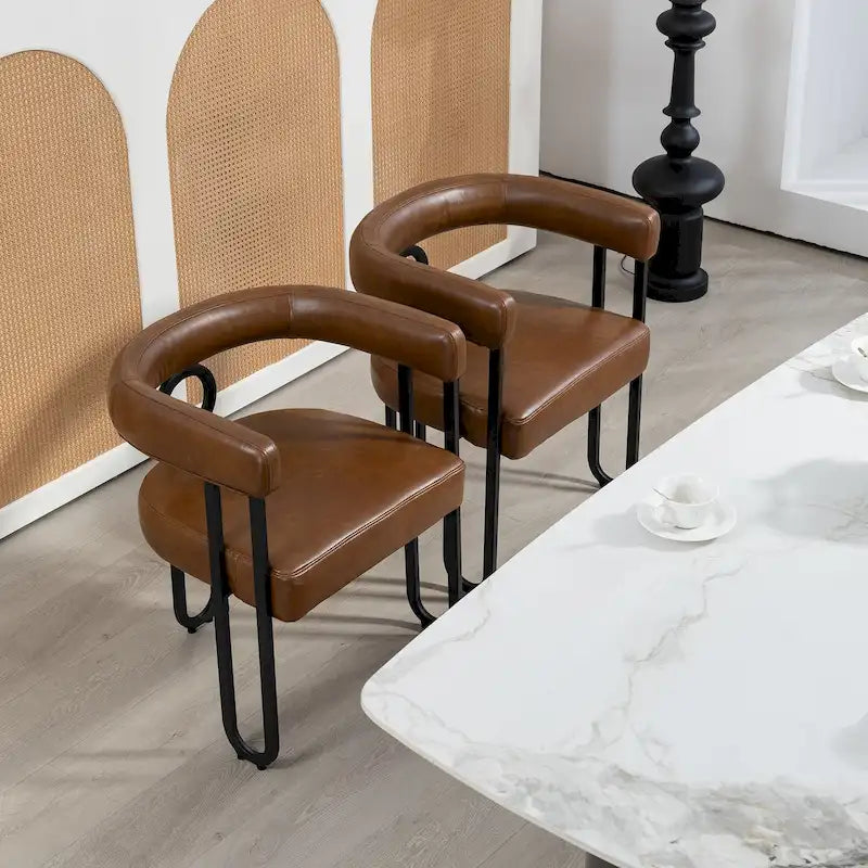 Set di 2 sedie da pranzo contemporanee in PU, sedia a botte con gambe in metallo nero opaco e cuscino rotondo ispessito