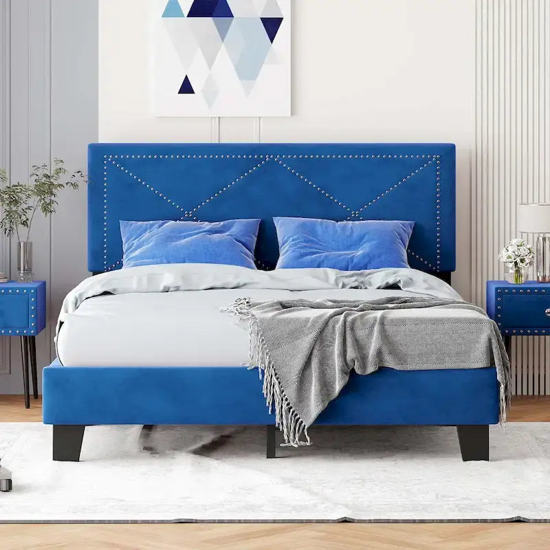 Semplice letto imbottito Queen Size con rivetti, letto a piattaforma moderno in velluto con testiera